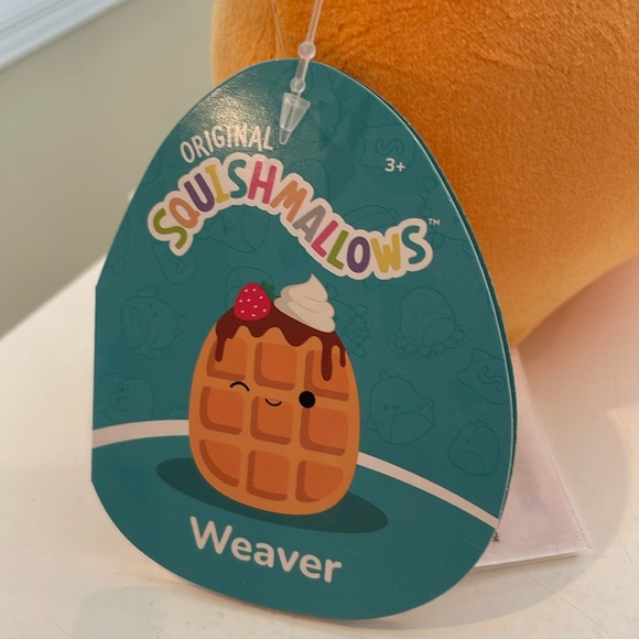 NWT 5” Weaver the Strawberry Topped Waffle 🧇 🍓 Squishmallow - Picture 4 of 5